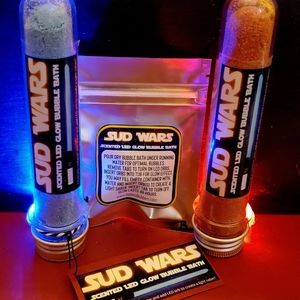 Two GLOW Bubble Bath Set w LED Orbs Sud Wars Light Sabers